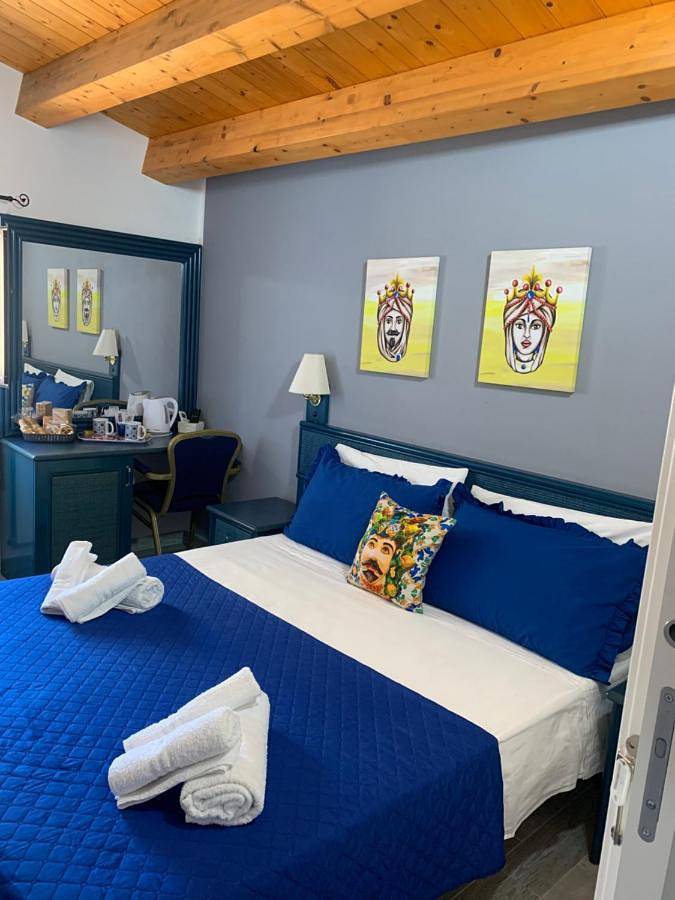 Small Double Room in Lascari, Provincia di Palermo