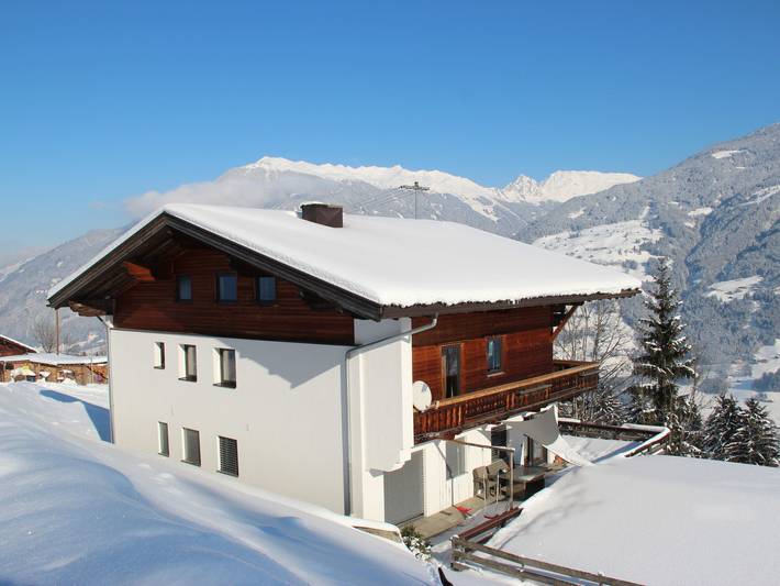 Ferienwohnung für 6 Personen, mit Ausblick und Balkon, mit Haustier in Aschau im Zillertal