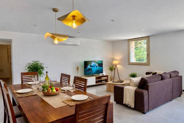 Appartement de vacances pour 4 personnes, avec jardin et jacuzzi