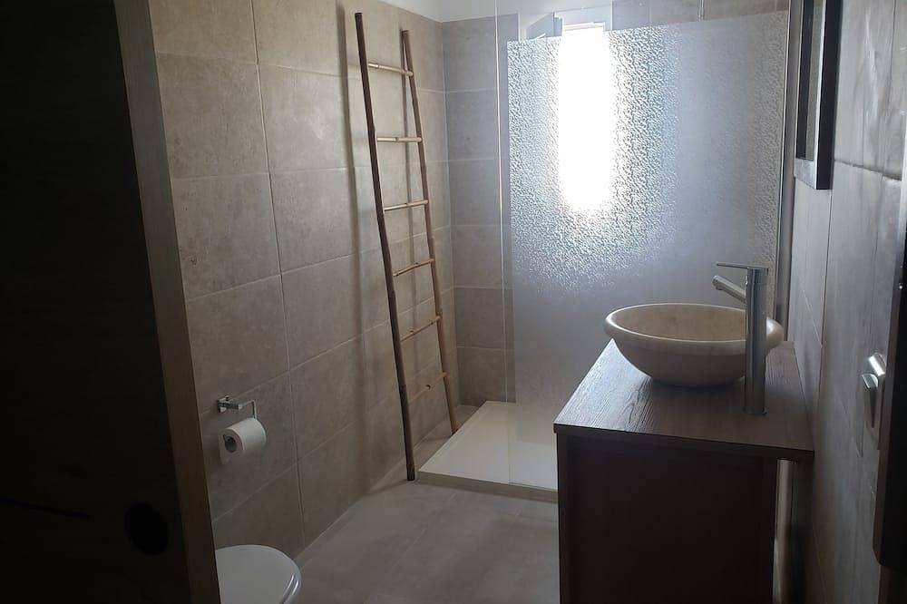 Ganze Wohnung, Saint Ange 50 m2 harbor view 5mn drive from downtown in Monticello, Calvi und Umgebung