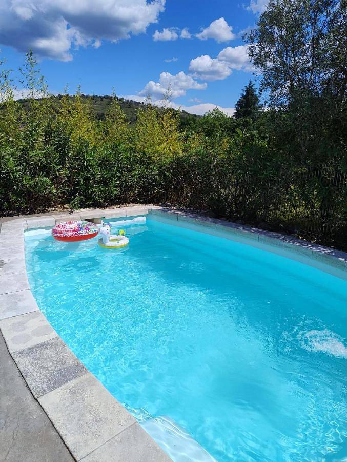 Maison de vacances pour 7 personnes, avec terrasse ainsi que piscine et vue