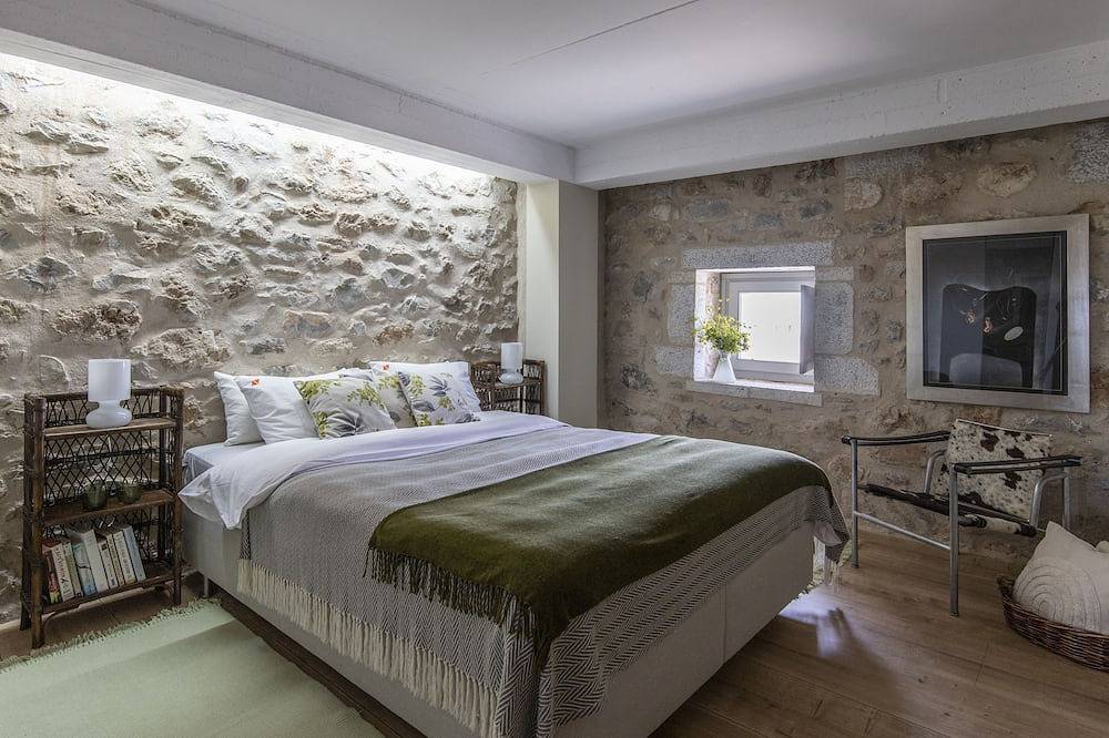 Experience Awarded Architecture and Heritage at Casa Antica in Stoupa, Mani Peninsula