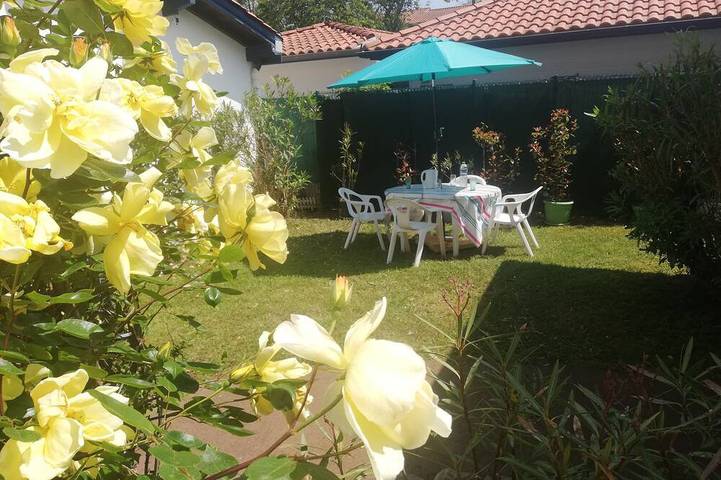 Location de vacances pour 6 personnes, avec terrasse et jardin à Hendaye
