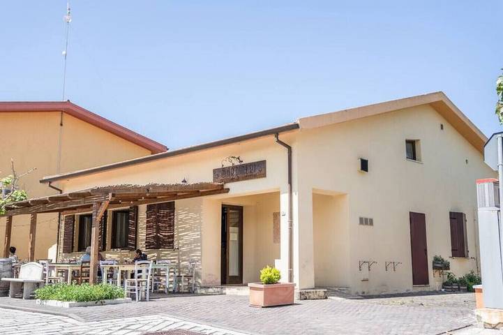 Location de vacances pour 5 personnes, avec balcon à Mòdolo