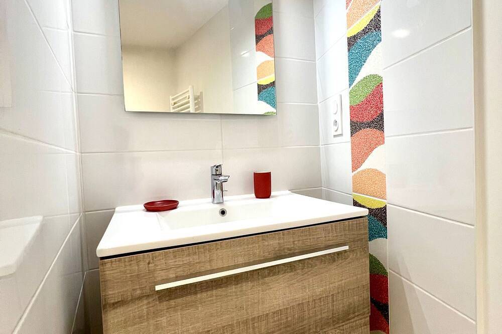 Gîte proche Plage  4 pers 33m2 - Piscine & Parking in Les Sables-d'Olonne, Vendée