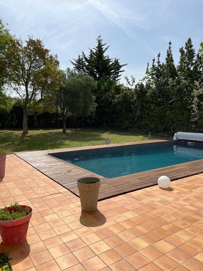 Maison d’hôte pour 3 personnes, avec Terrasse ainsi que Jardin et Piscine dans Stade Marcel Deflandre