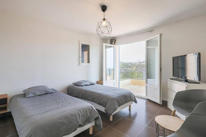 Villa für 10 Personen, mit Pool und Garten sowie Ausblick in Nizza - 4