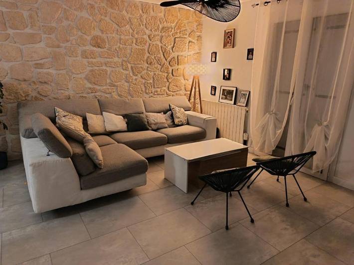 Gîte pour 2 personnes, avec vue ainsi que terrasse et jardin dans Pruillé-le-Chétif