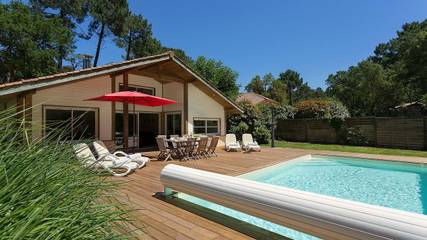 Villa pour 10 personnes, avec piscine et jardin ainsi que terrasse et jacuzzi, animaux acceptés à Moliets-et-Maa
