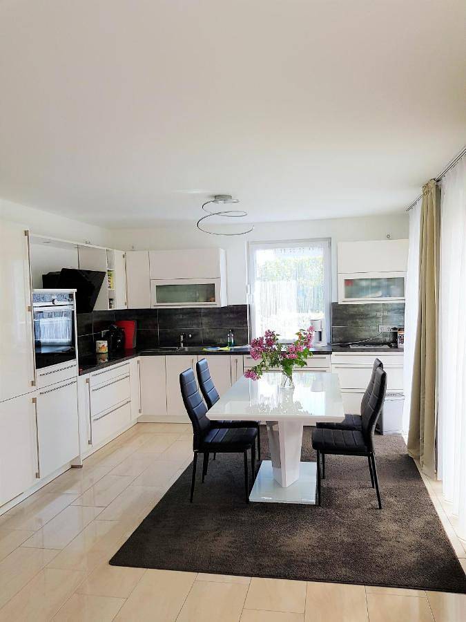 Ferienwohnung für 4 Personen, mit Terrasse und Garten sowie Pool und Ausblick in Blankenhagen