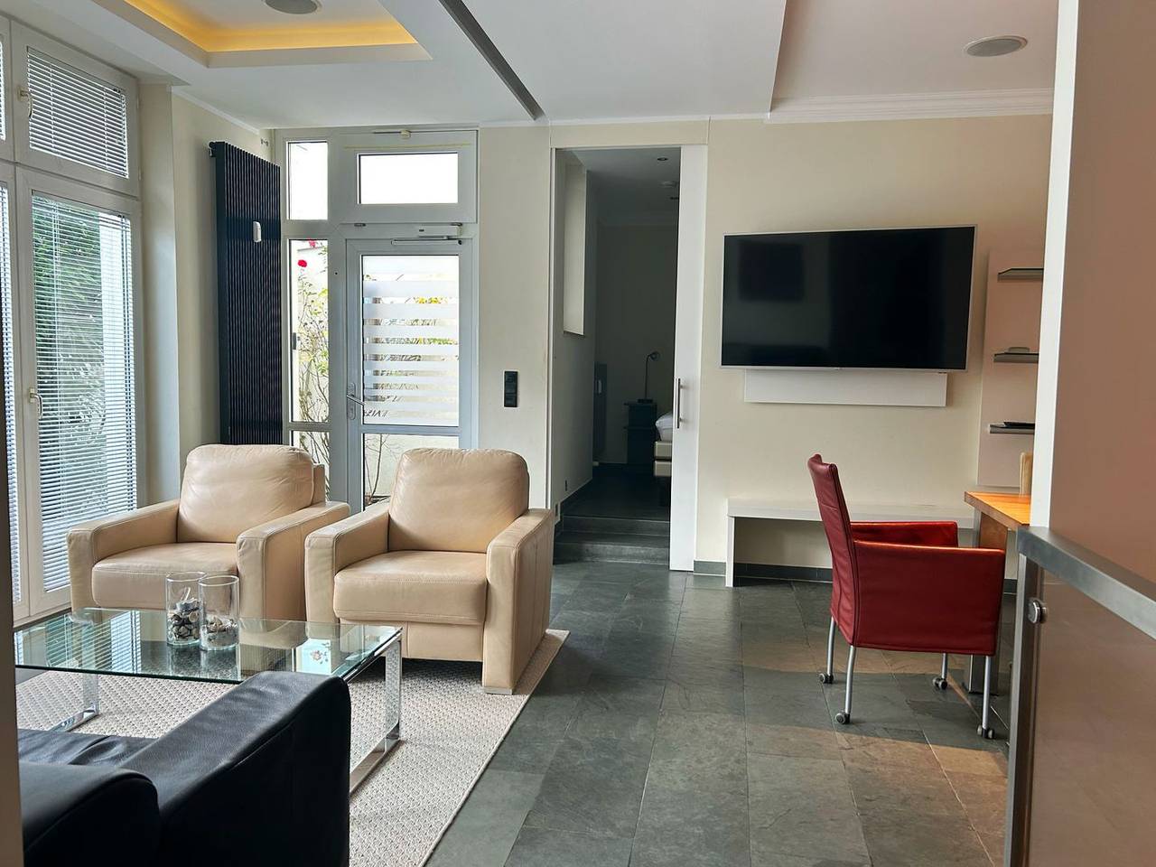 Ganze Wohnung, Exklusive 4-Raum-Ferienwohnung mit Terrasse & Sauna im Stadtzentrum! in Norderney