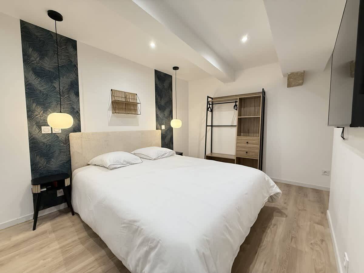 Estudio entero, Le Faience Studio in Béziers, Côte d'Améthyste