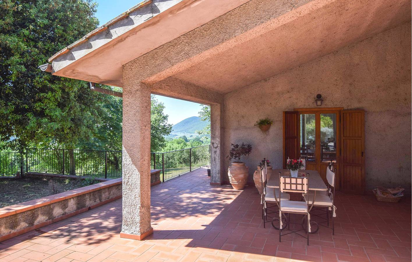 Gemütliche 2-Zimmer-Wohnung mit Pool und Garten in der Nähe des Stadtzentrums von Configni in Configni, Rieti Provinz