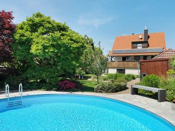 Ferienwohnung für 2 Personen, mit Pool und Garten sowie Terrasse in Bühl
