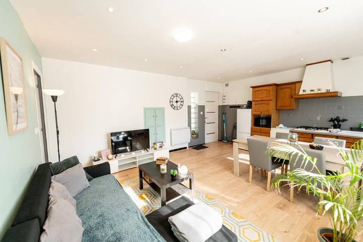 Gîte pour 8 personnes, avec Balcon et Terrasse à Givors
