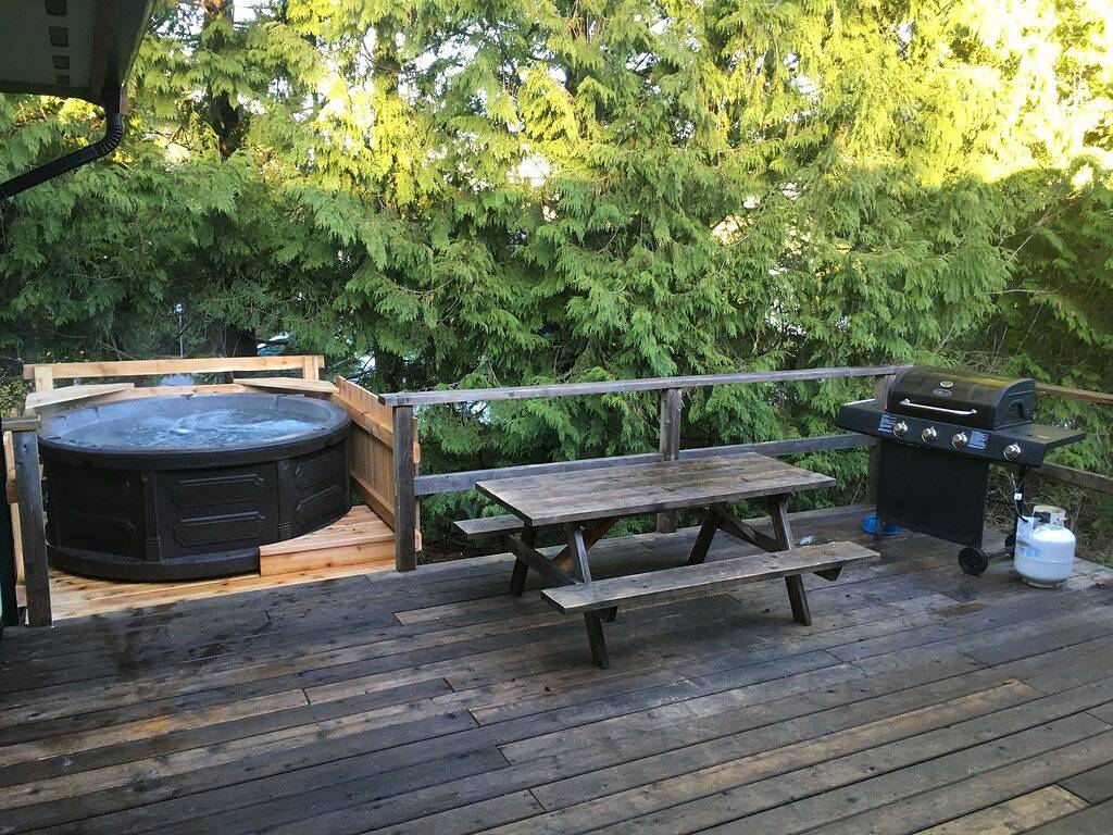 Downtown Cypre Suite - Neu renovierte, geräumige 3-Zimmer-Einheit in Tofino, Alberni-Clayoquot Regional District