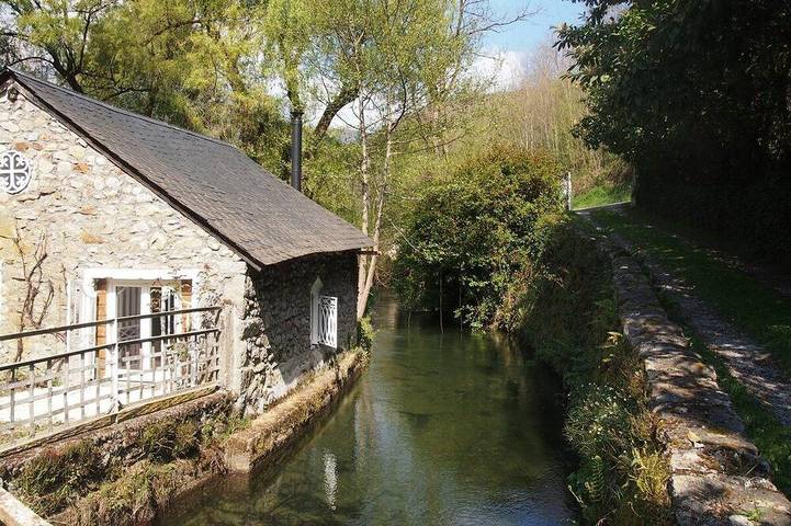 Gîte au Bord de L'eau in Aleu, Parc naturel régional des Pyrénées ariégeoises