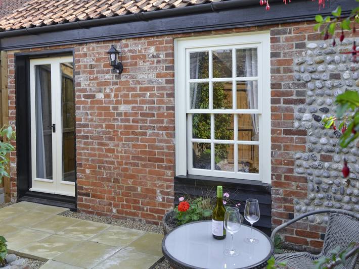 Log cabin for 2 people in North Norfolk