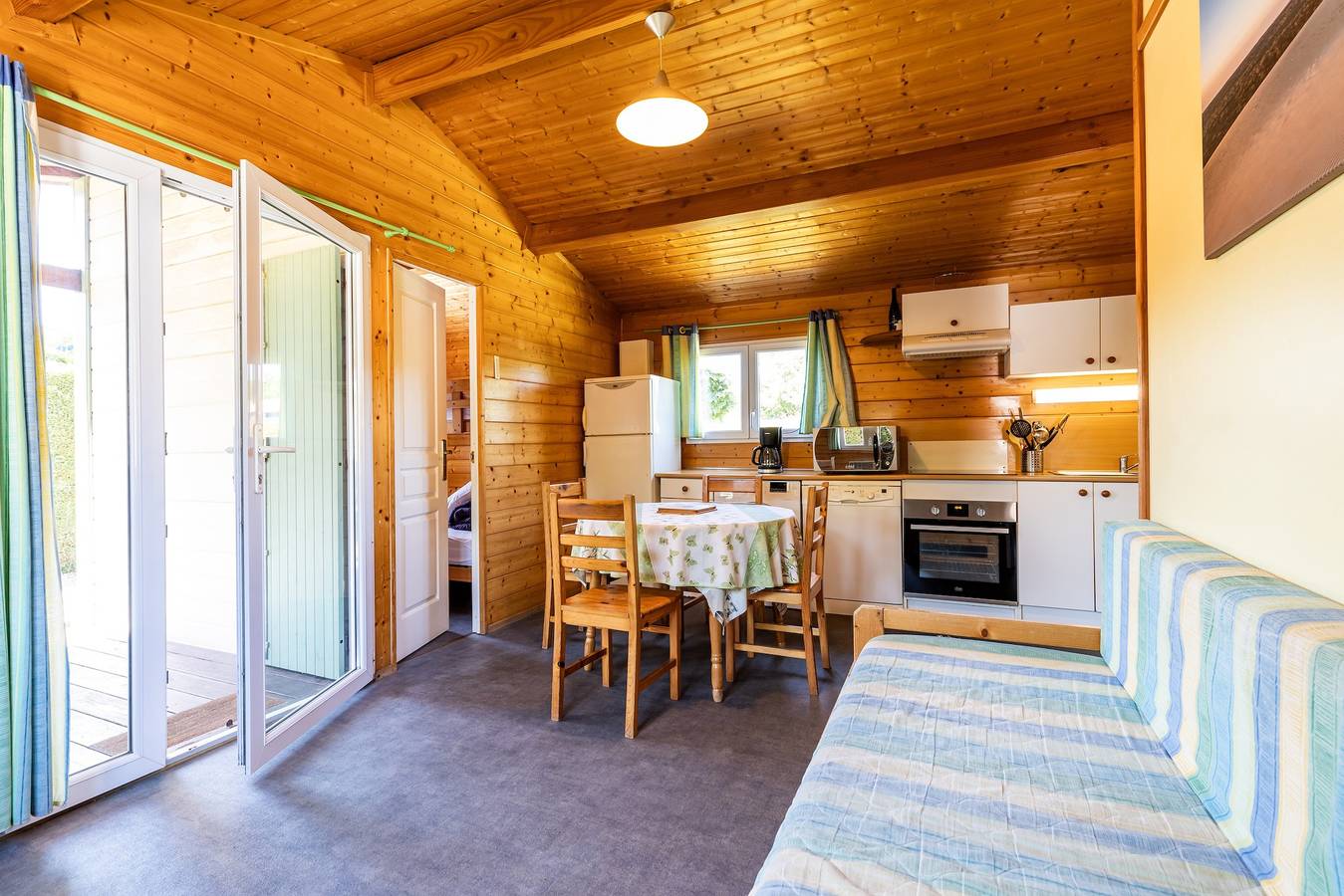 Chalet Yoya in Lanton – Comfort, Tranquility and Nature on the Bay in Lanton, Arcachon region