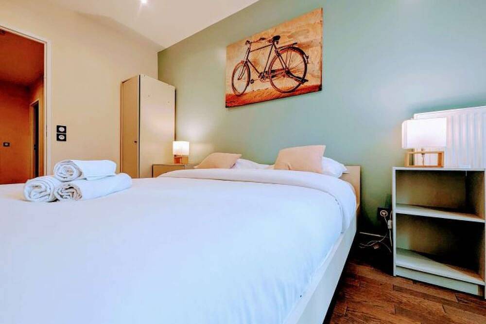 Entire apartment, Chic and spacious apart with parking and garden in Clamart, Hauts-de-Seine