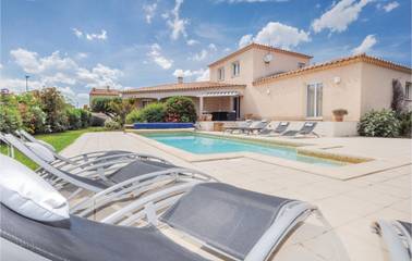 Gîte pour 8 personnes, avec piscine ainsi que jacuzzi et terrasse à Villelongue-de-la-Salanque
