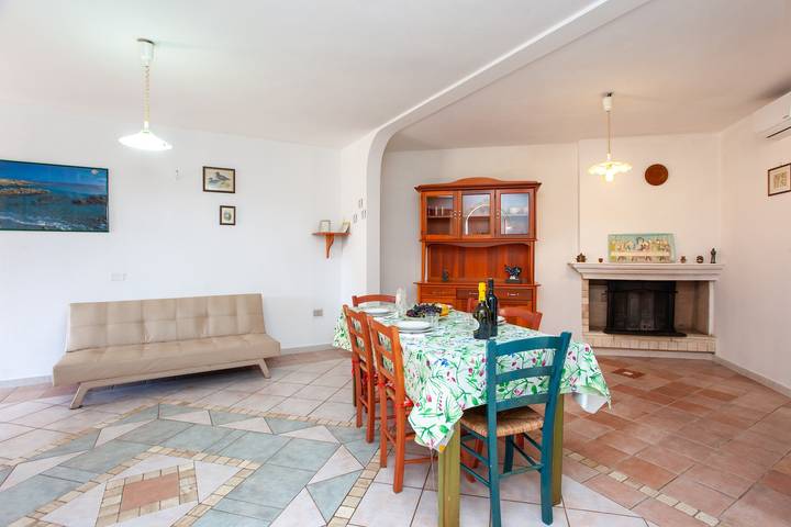 Appartement entier, Appartement "Tamerice" avec terrasses et Wi-Fi in Sos Alinos, Orosei