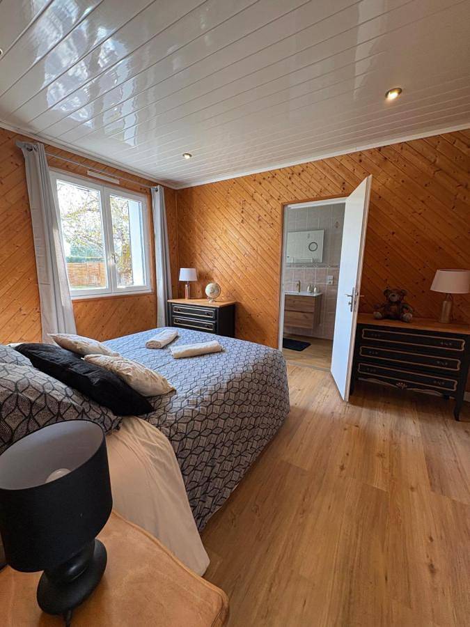 Location de vacances pour 12 personnes, avec jardin et piscine à Cours-de-Pile - 2