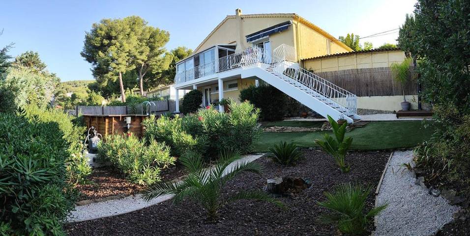 Villa pour 4 personnes, avec vue ainsi que jardin et piscine à Bandol - 2