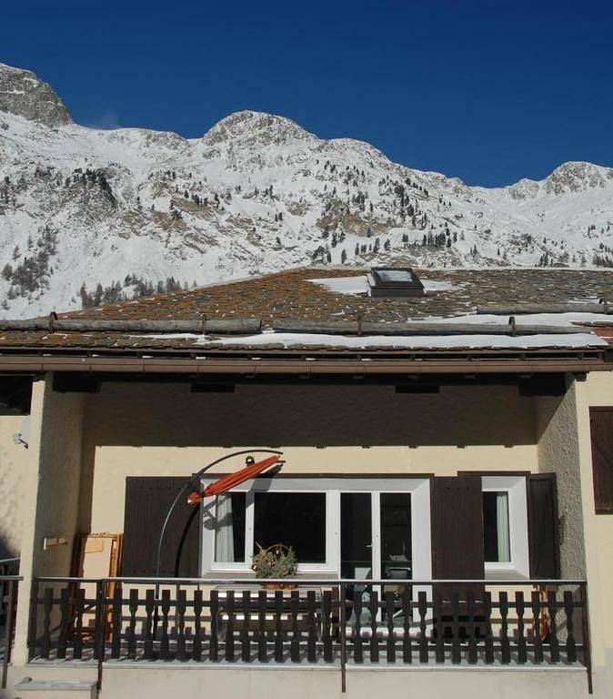 Ferienhaus für 2 Personen, mit Garten und Balkon im Engadin