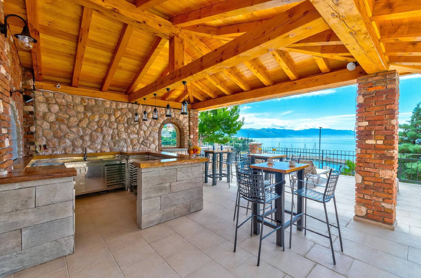 Ganze Ferienwohnung, Ferienwohnung für 4 Personen mit Terrasse in Novi Vinodolski, Primorje-Gorski Kotar