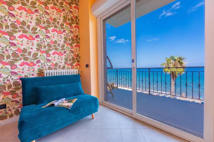 Ferienwohnung für 4 Personen, mit Balkon und Meerblick sowie Kinderpool an der Ligurische Küste - 2
