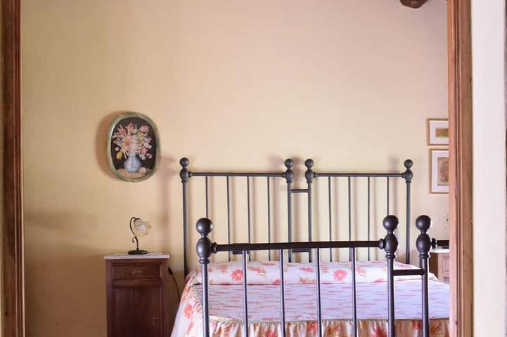 Romantic independent country house with garden, between Lucca and Florence in Massa e Cozzile, Provincia di Pistoia