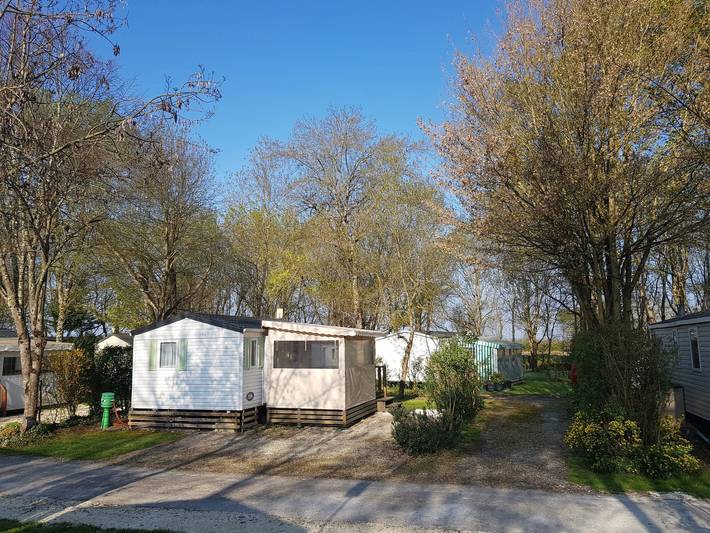 Mobil home pour 4 personnes, avec jardin à Arces - 2