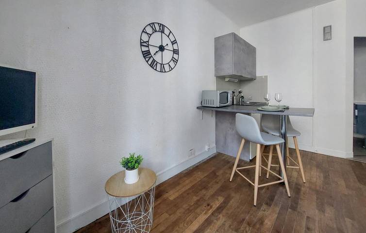 Appartement de vacances entier, Appartement confortable avec TV et cuisine, à 300 m de la plage de l'Éventail in Saint-Malo, Région de Saint-Malo
