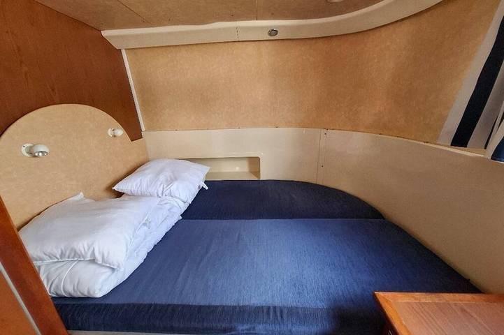 Péniche pour 7 personnes, animaux acceptés à Chenillé-Changé - 4