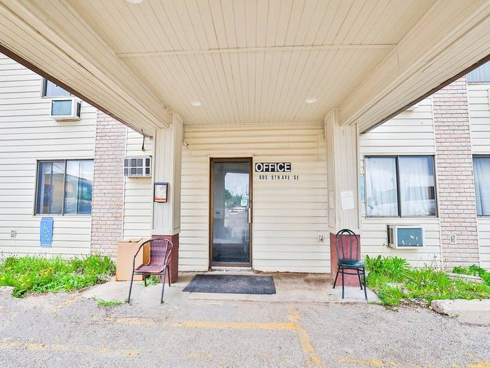 Entire apartment, Pipestone | 2 Full Bed in Pipestone County