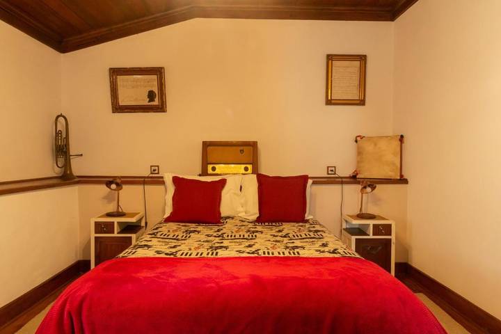 Gîte pour 2 personnes, avec vue ainsi que piscine et jardin, animaux acceptés à Lousã - 3