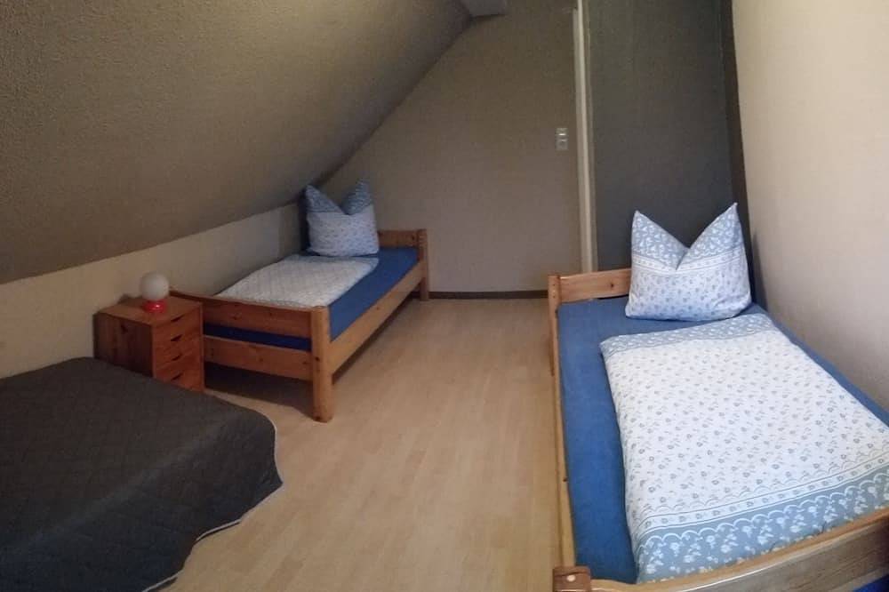 Familienfreundliches Ferienhaus im Maisfeld  in Alleinlage, Hunde erlaubt. in Blomberg (Ostfriesland), Landkreis Wittmund