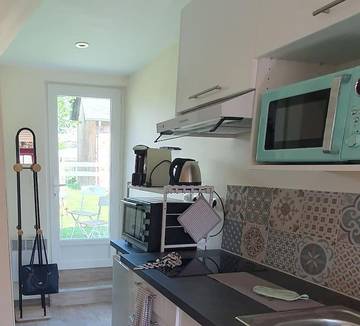 Gîte pour 2 personnes, avec jardin à Moyaux