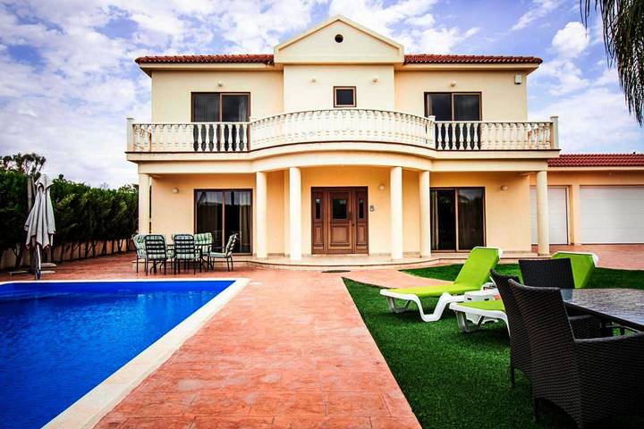 Ferienhaus für 14 Personen, mit Balkon und Terrasse sowie Garten und Pool in Ayia Napa - 3