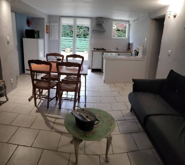 Location de vacances pour 5 personnes, avec vue ainsi que terrasse et piscine à Badefols-sur-Dordogne - 2