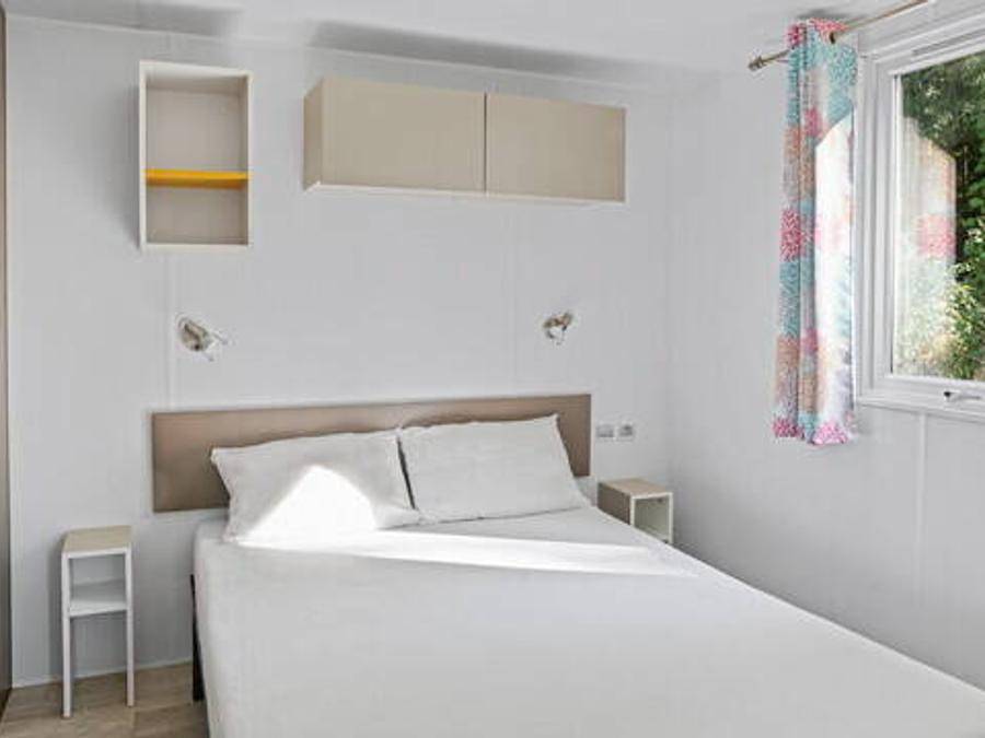 Camping Marvilla Parks Friese Meren - Mobile home 5 persons - Comfort | 2 Bedrooms | 5 Pers | Raised terrace in IJsselmeer