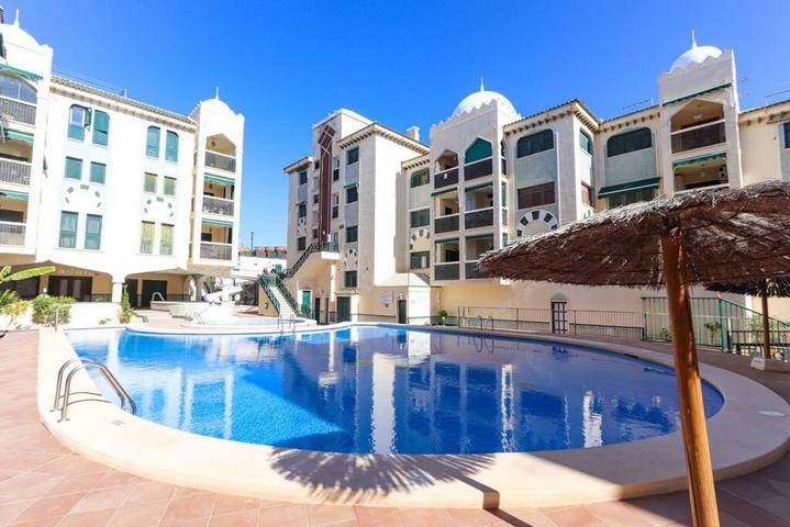 Vakantiewoning voor 4 personen, met zwembad en balkon in Santa Pola