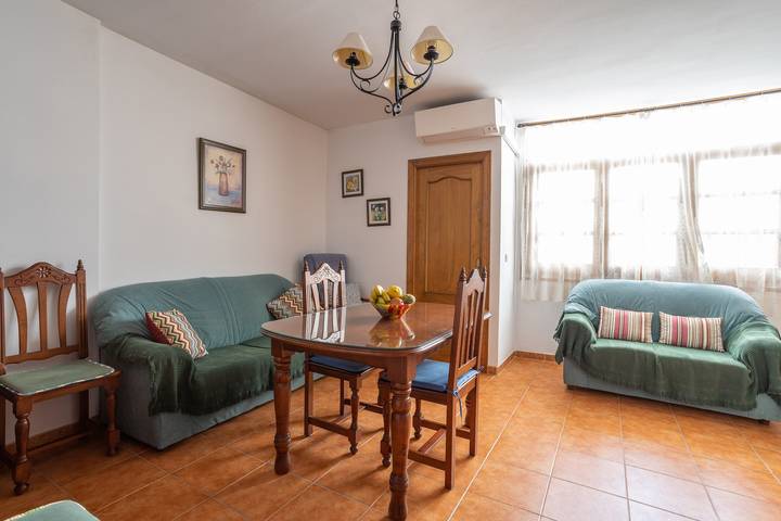 Ganze Wohnung, Ferienwohnung Nieves 2 mit Meerblick, Terrasse & Wlan in Nerja Centre, Nerja