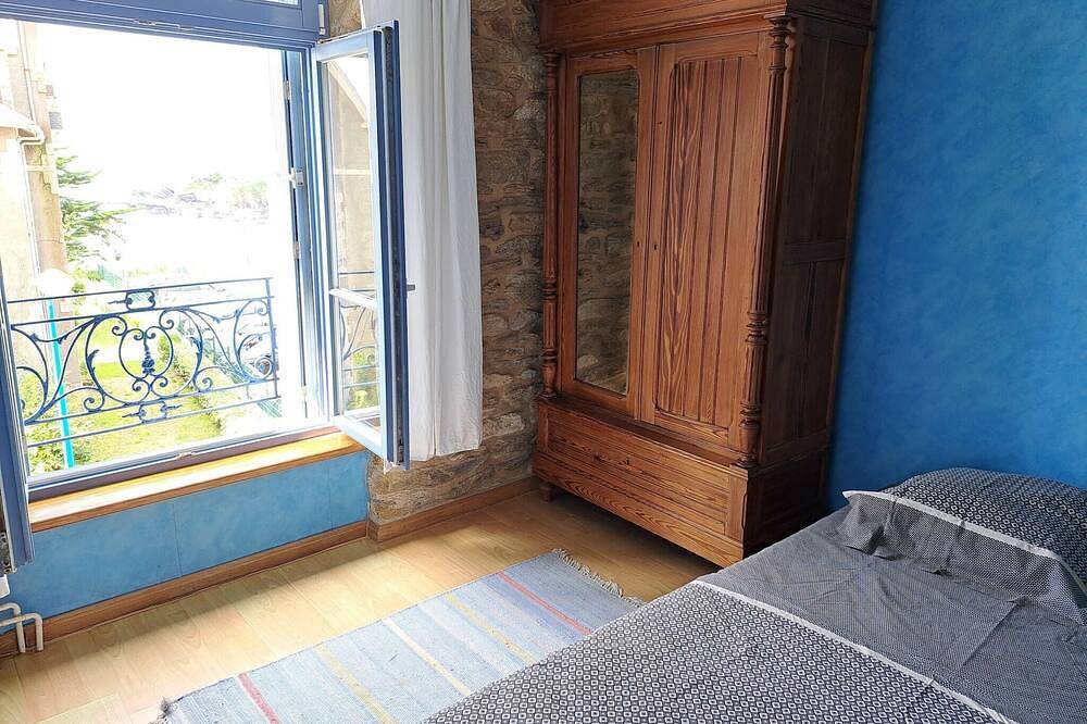 Appartement entier, Ancienne Gendarmerie avec vue sur la mer in Le Pouldu, Clohars-Carnoët