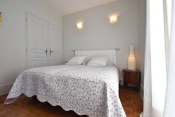 Location de vacances pour 6 personnes, avec jardin à Yèvre-la-Ville