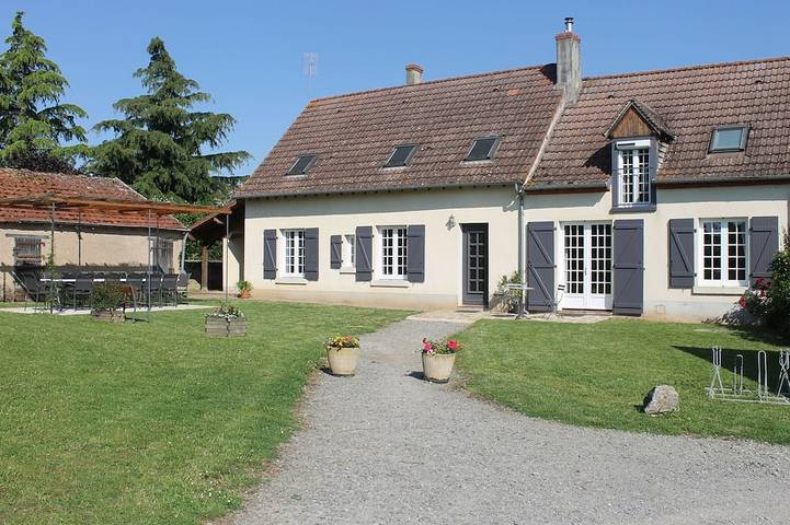 Gîte pour 12 personnes, avec Jardin