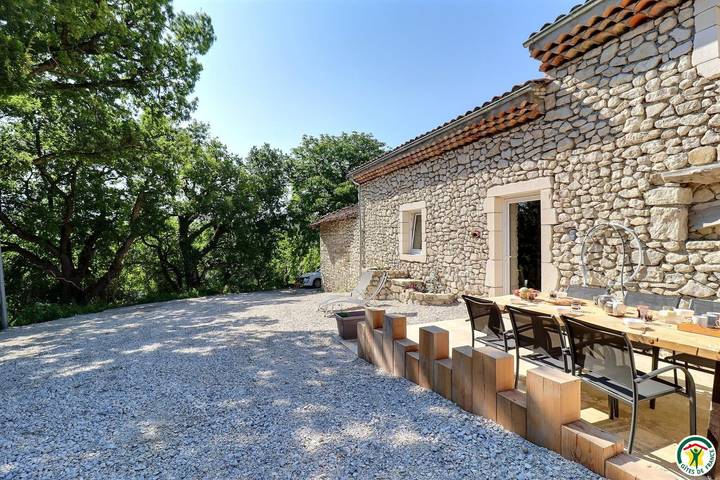 Gîte pour 6 personnes, avec terrasse à Autichamp
