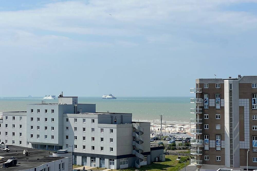Ganze Wohnung, L'Escale Calaisienne-Apartment-Ensuite Bad-Blick zur Meerseite in Calais, Calais und Umgebung