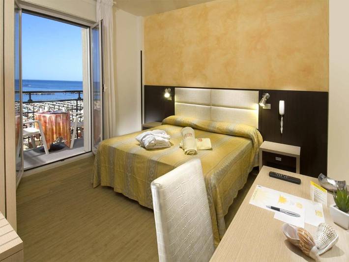 Hotel per 4 persone, con terrazza - 1